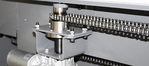Cutting board oscillation unit